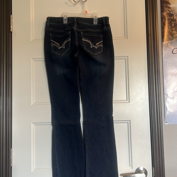 Barely worn boot cut jeans - Picture 2 of 2